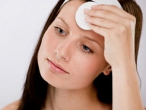 Как очистить лоб от прыщей