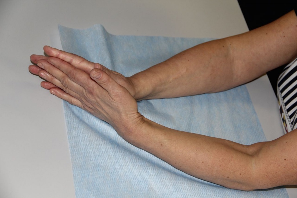 Комплекс упражнений на гладкой поверхности