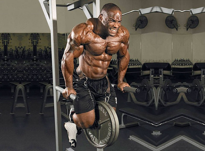 Отжимания на брусьях