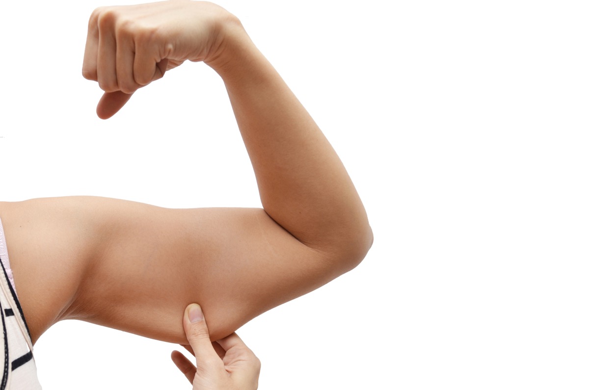 Причины образования жира на руках