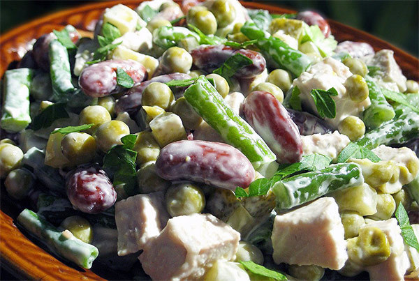 Салат из фасоли